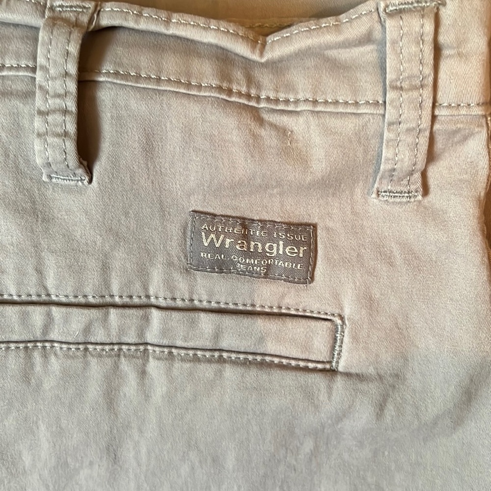 Mens Wrangler Shorts, gray, size 36 tall